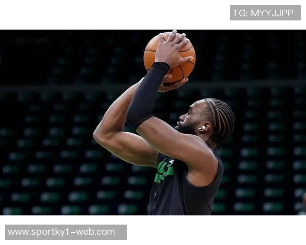 绿军主场对决国王杰伦布朗因伤缺席科塔状态良好可参与比赛